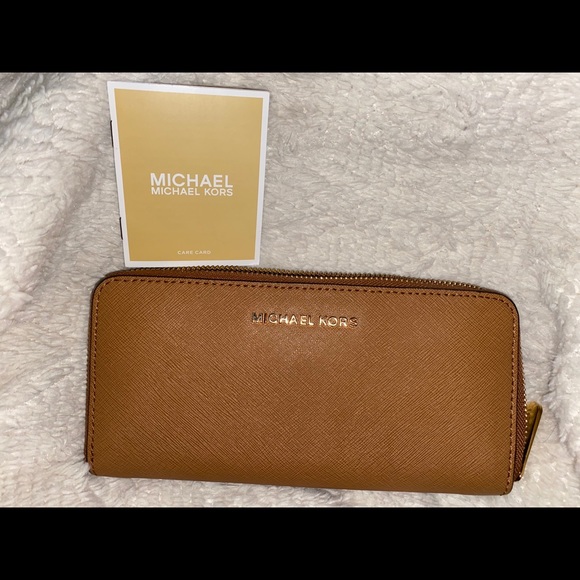 Michael Kors Handbags - Michael Kors Wallet